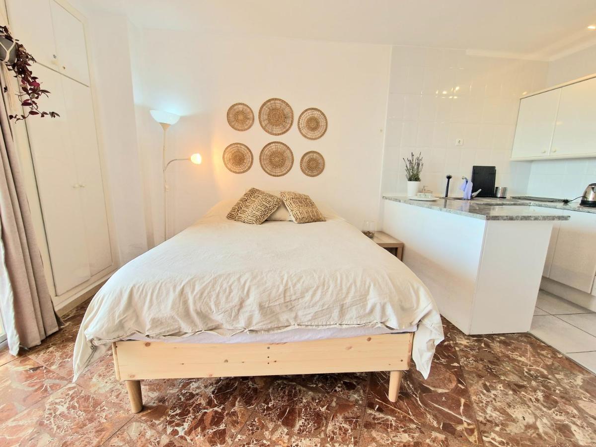 Aa Guest - The Golden Sea Views Eco Appartement *