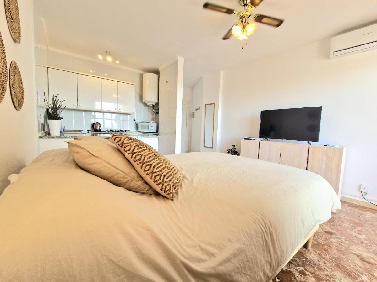 Aa Guest - The Golden Sea Views Eco Appartement